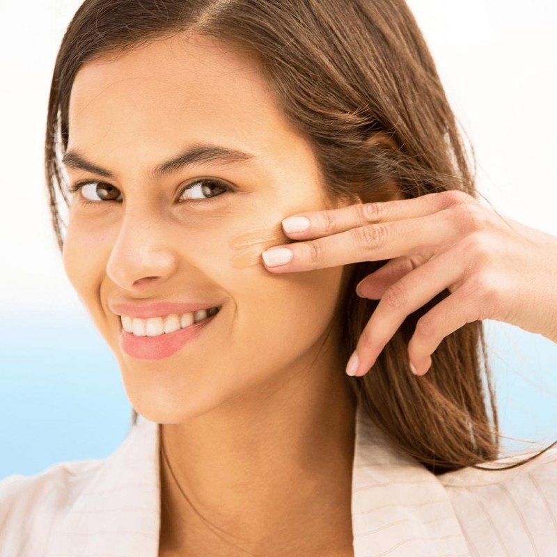 ضد آفتاب اکتیو یونیفای رنگی ایزدین